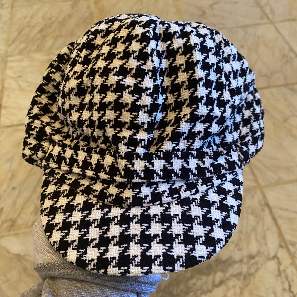 Black and White Charter Club Cap